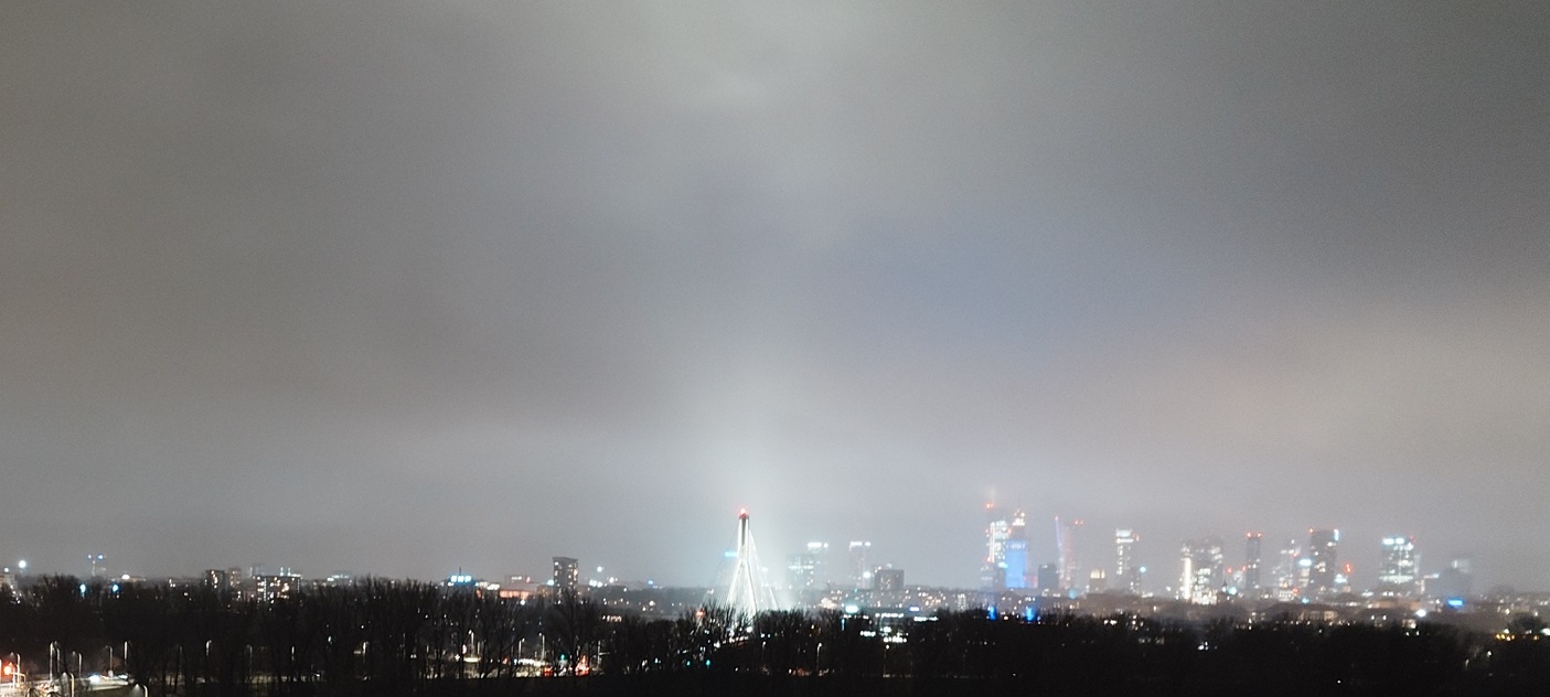 Warszawa nocą - zanieczyszczenie światłem. Fot. POLARIS-OPP. Warszawa nocą - zanieczyszczenie światłem. Fot. POLARIS-OPP.